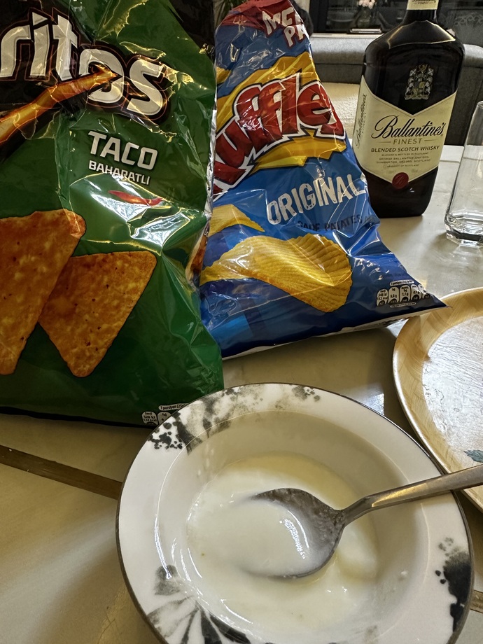 Cips yoğurtla yenir mi, bu ikili gerçekten güzel oluyor mu sizce?