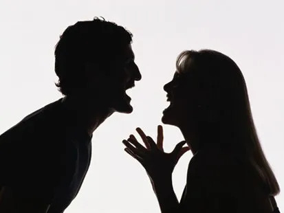 Kızlar sevgilisinden kötü ayrılınca neden tüm erkeklere düşman kesiliyor?