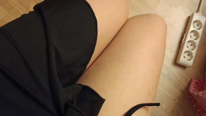 Gotik eteğim bacaklarımı daha mı tombul gösteriyor sizce nasıl duruyor?