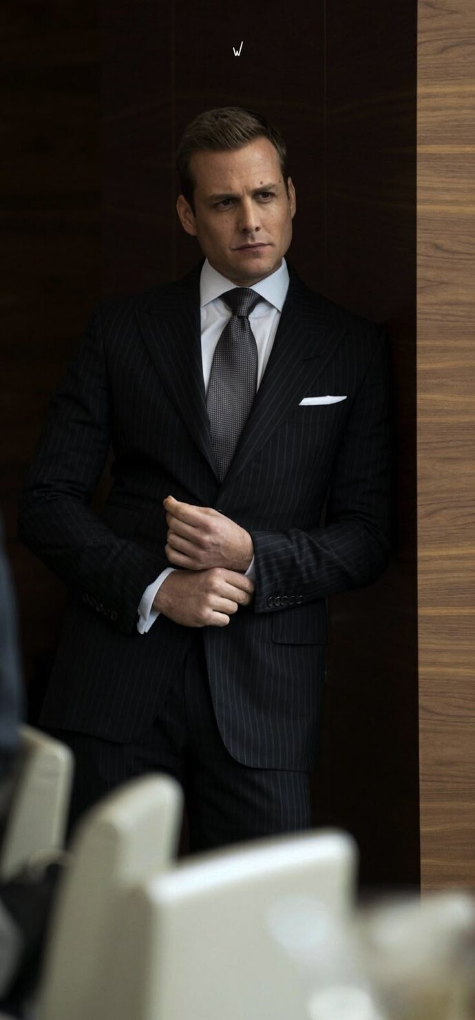 Kadınlar gerçekten Harvey Specter gibi gizemli, karizmatik ve güçlü erkekleri mi daha çekici buluyor?