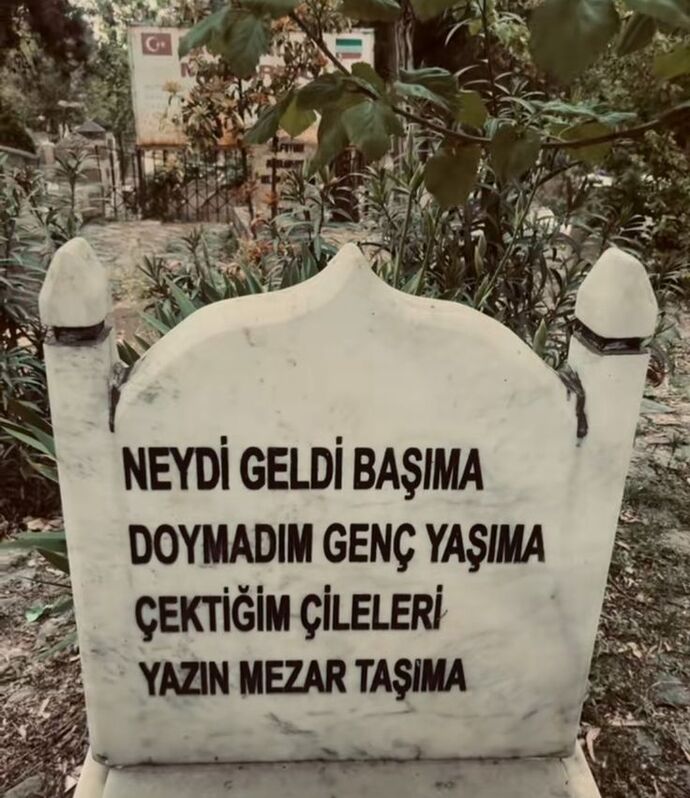 Ölseniz Mezar Taşınıza Ne Yazılmasını İsterdiniz?
