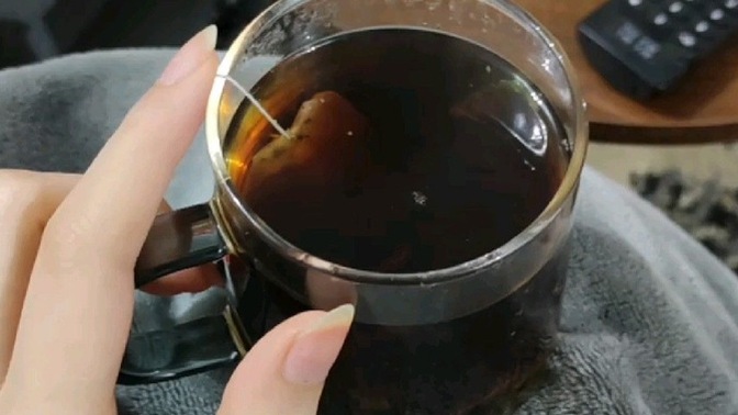 Misafiriniz size gelirken kendi çay bardağını yanında getirse tepkiniz ne olur?