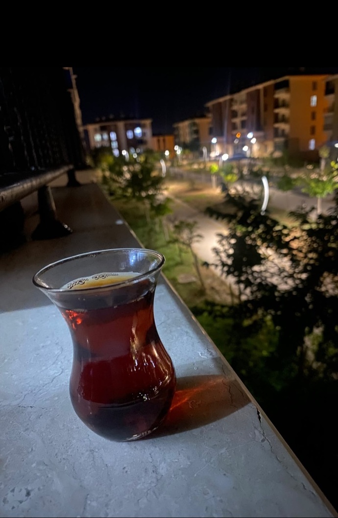 Geceye güzel slow bi şarkı bırakır mısıniz?
