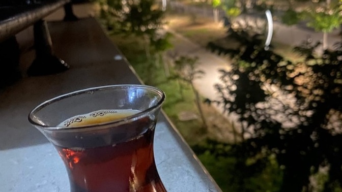 Geceye güzel slow bi şarkı bırakır mısıniz?