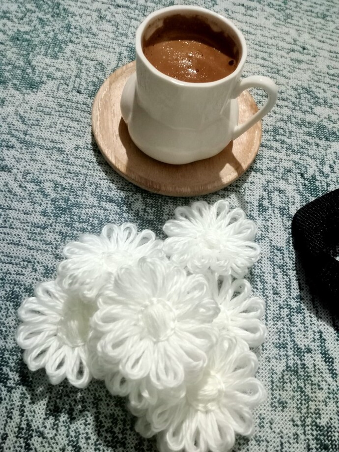 Örgü ören kadın size çekici geliyor mu, böyle kadınları tercih eder misiniz?