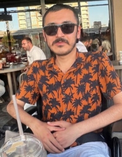 Bu kızlar neye bakıyor tam olarak?
