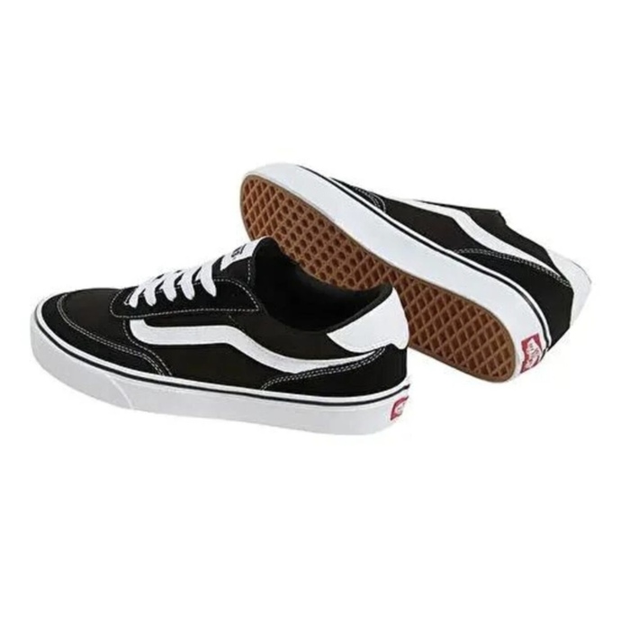 Yeğene siyah vans ayakkabı almıştım sizce benim yaşımdaki birine bu model gider mi?