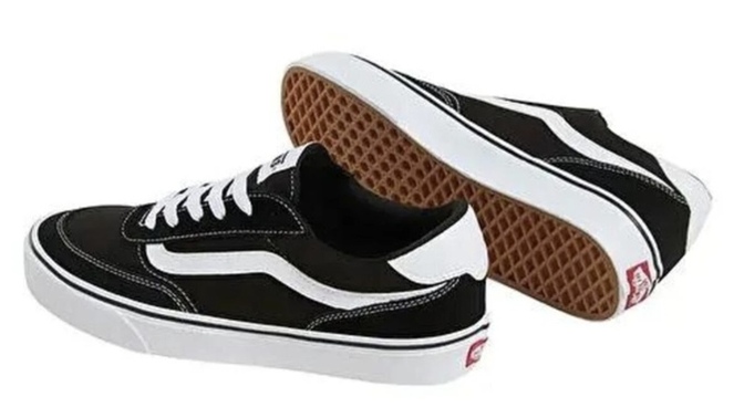 Yeğene siyah vans ayakkabı almıştım sizce benim yaşımdaki birine bu model gider mi?