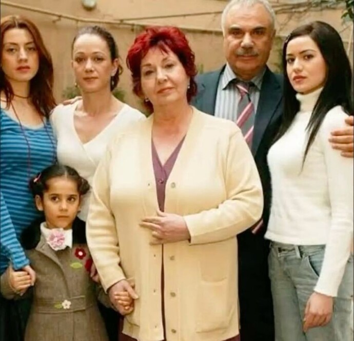Ailenizin her kararınıza karışmasına izin verir misiniz, yoksa belli konularda net sınırlarınız var mı?