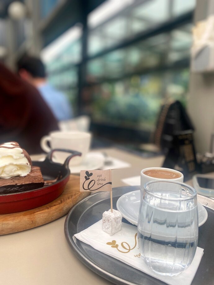 Tatlıdan sonra kahve mi içilir çay mı, hangisi daha iyi gider?