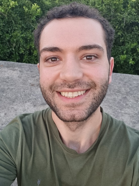 Nasılım sevilmek istiyorum ama olmuyor. Yine de bununla yaşamayı öğrendim?
