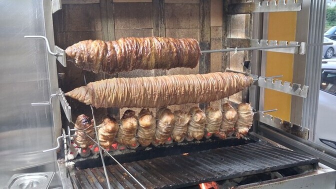 Soslu kokoreç mi daha iyi yoksa atom kokoreç mi, tad olarak ne fark var?