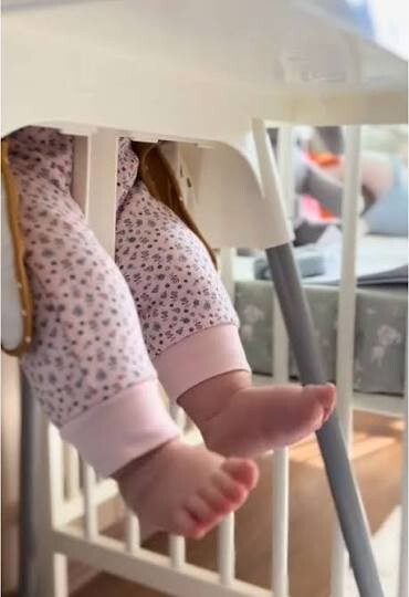 Anne olan olmayan herkesin bahsettiği bebek ayağı, bebek kokusunun benim midemi bulandırması normal mi?