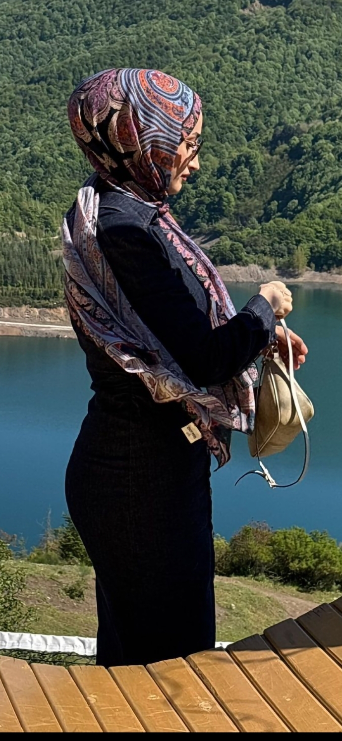 Bu kadar ilgi ve dikkat ceken ne bu elbisede disarida giyemez oldum?