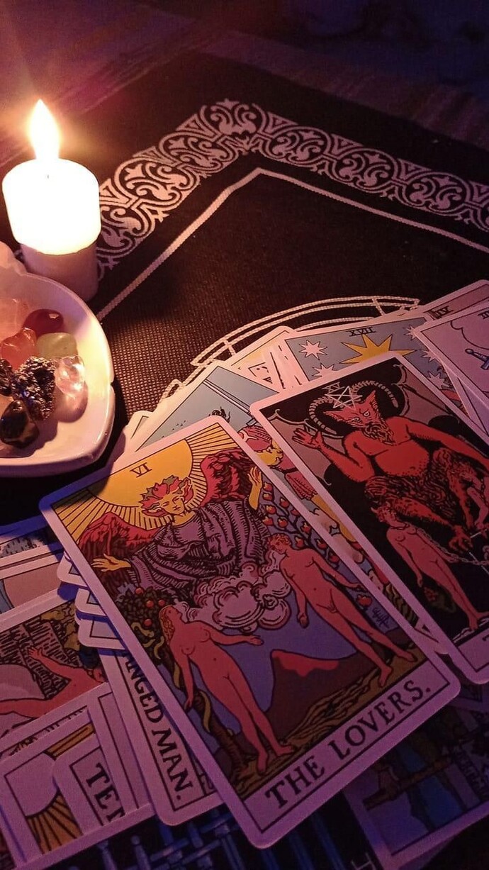 Tarot falına inanır mısınız?