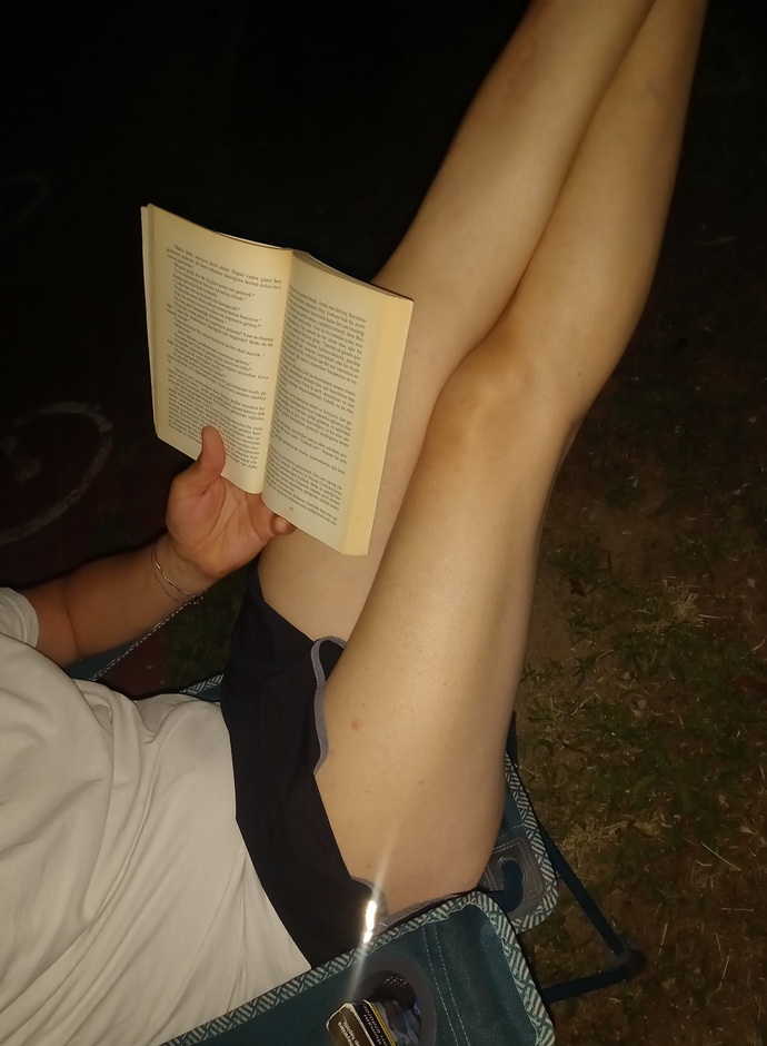 Ne yapıyorsunuz şu an. Ben kitap okuyorum?