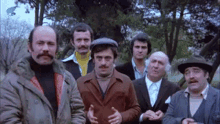 Hadi arkadaşlar ayakta alkışlayalım.