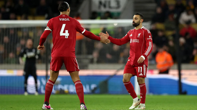 Beşiktaşta Van Dijk İddiası! Sizce Van Dijk Beşiktaş forması giyer mi?