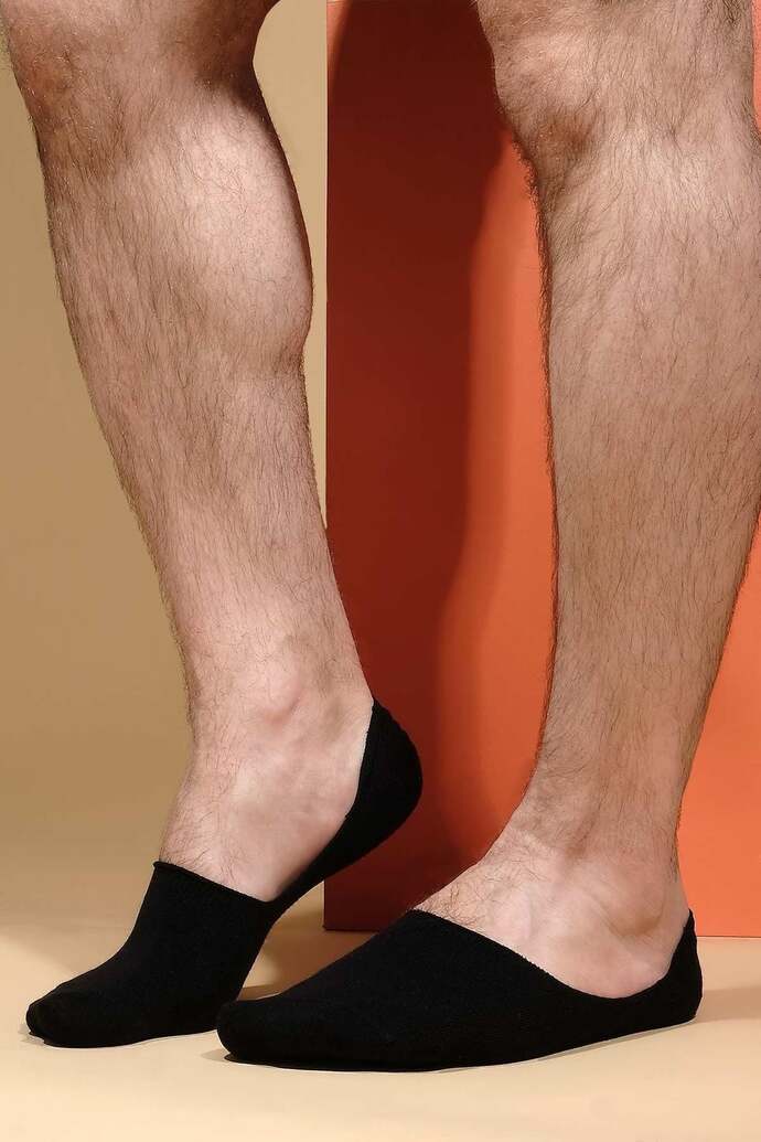 Babet çorap giyen erkek gerçekten itici mi, sizce bu görüntü normal mi?