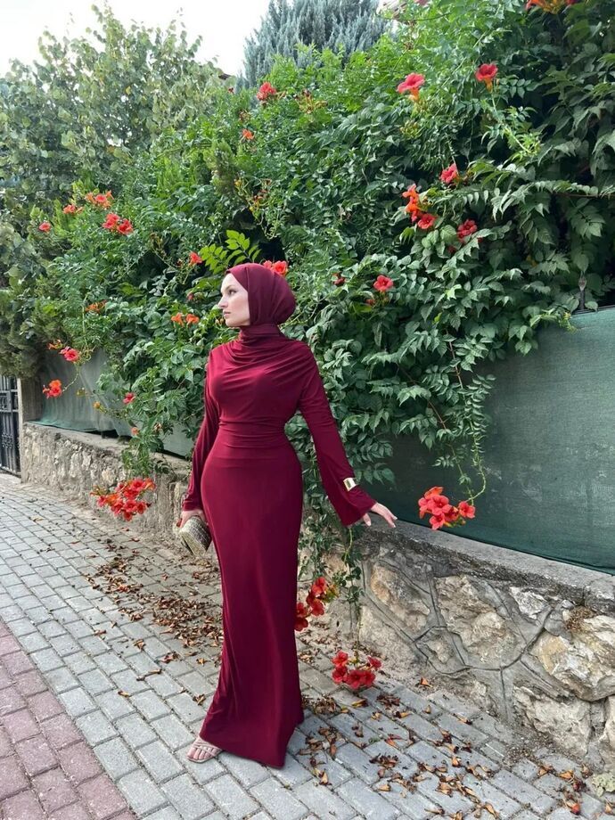 Tesettürlü kadınların dar giyinmesi normal midir?