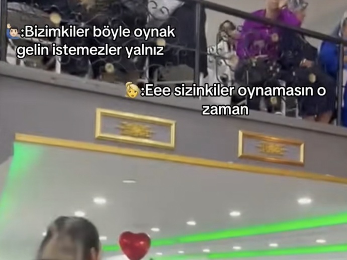 Sizinle karşılıklı oynar mıyım, söyleyeyim mi? Bir de hangi şarkı olsun?