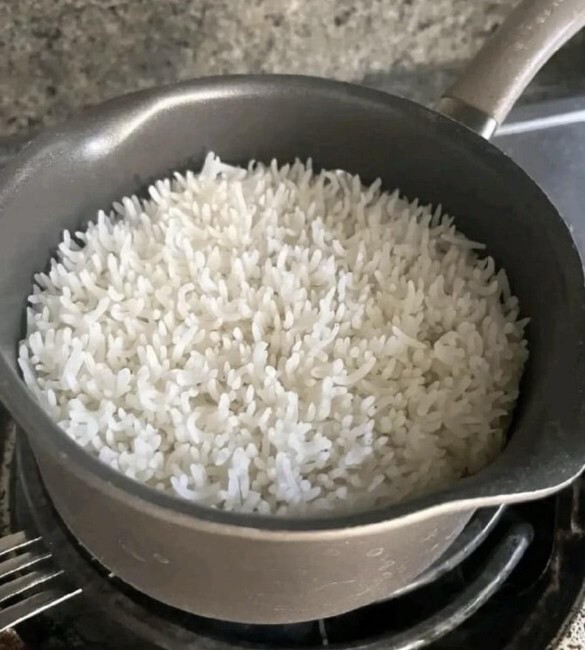 Bu pilav taneleri nasıl böyle dik duruyor?
