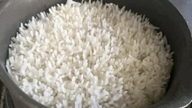 Bu pilav taneleri nasıl böyle dik duruyor?
