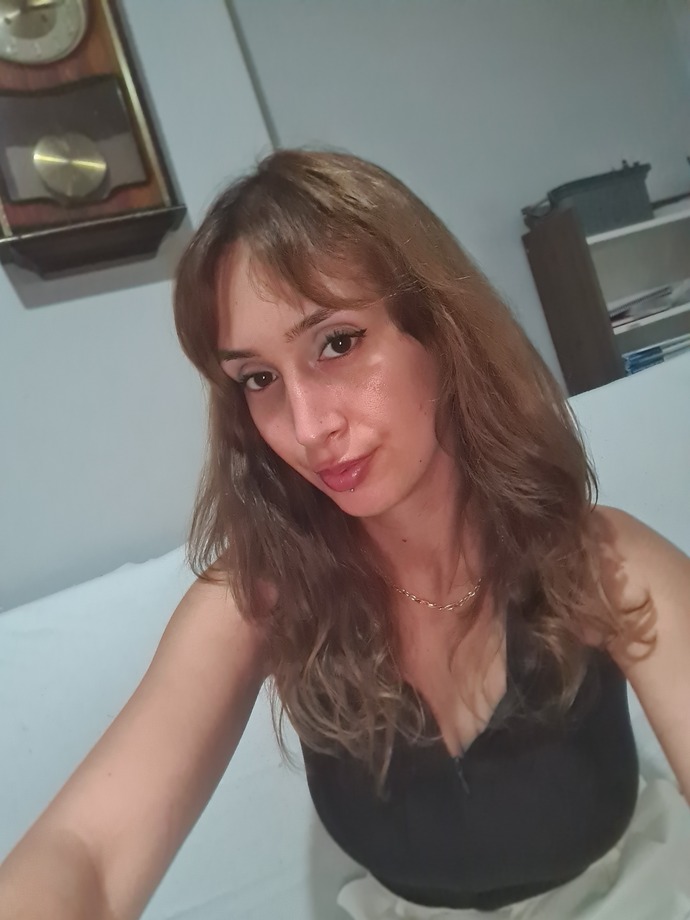 Sizce koyu saç rengi mi daha iyi yoksa bir ton açık renk mi daha güzel?