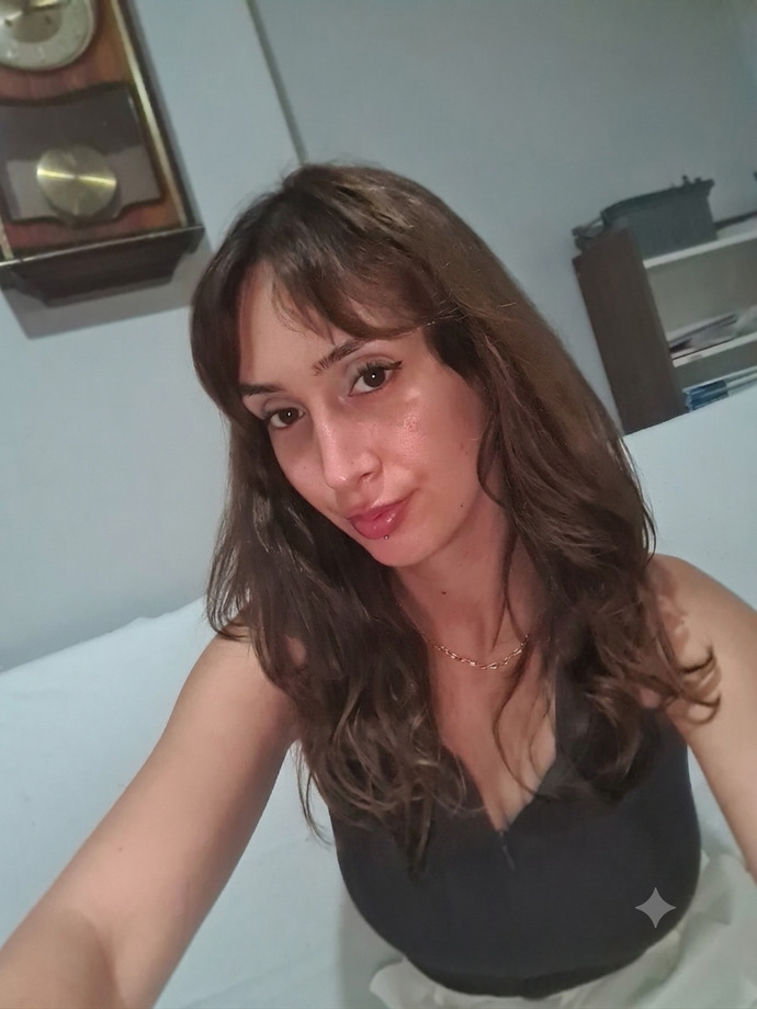 Sizce koyu saç rengi mi daha iyi yoksa bir ton açık renk mi daha güzel?