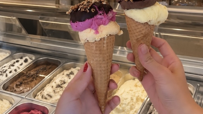 Ennn çok neli dondurma seversin? Ben ısmarlıyorum?