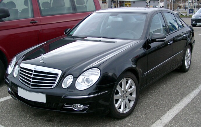 W211