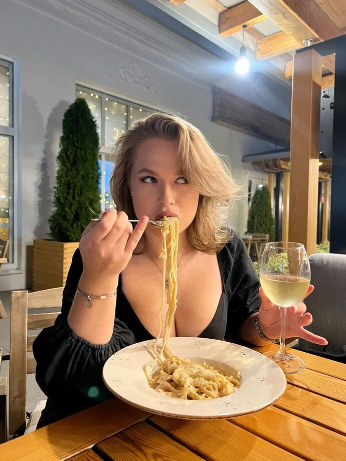 Spagetti makarna yerken ağzınızı kocaman mı açıyorsunuz yoksa kibar kibar mı yiyorsunuz?