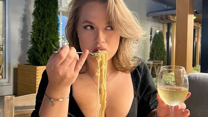 Spagetti makarna yerken ağzınızı kocaman mı açıyorsunuz yoksa kibar kibar mı yiyorsunuz?