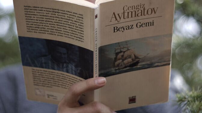 Roman okurken gerçekten hayatı yaşarmış gibi o duyguyu siz de hissedebiliyor musunuz?