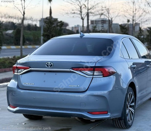 Renault Megane 4 mu Toyota Corolla E210 mi?
