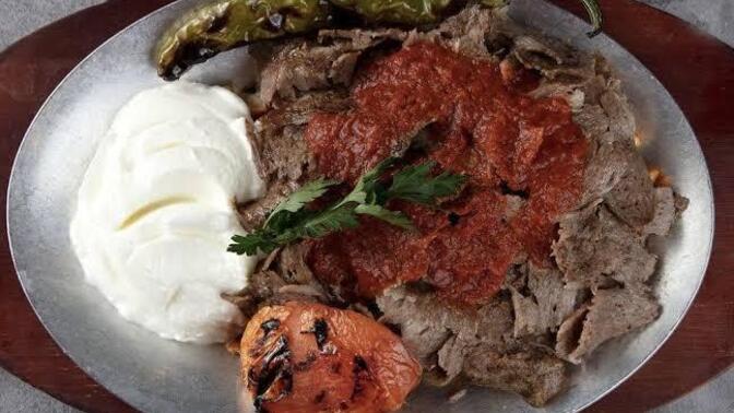 Türk mutfağından dünyaya tek bir yemek tanıtacak olsak bu kesinlikle hangisi olmalı ve neden?