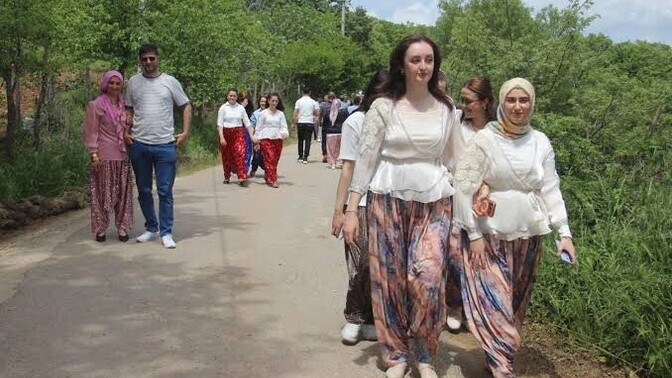 Bekarlığı bitirmek için 1.5 km yürür müsünüz?