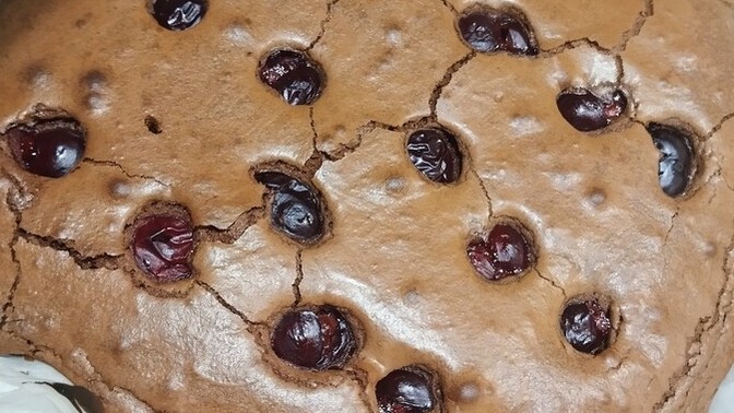 Vişneli browni yaptım, nasıl görünüyor?