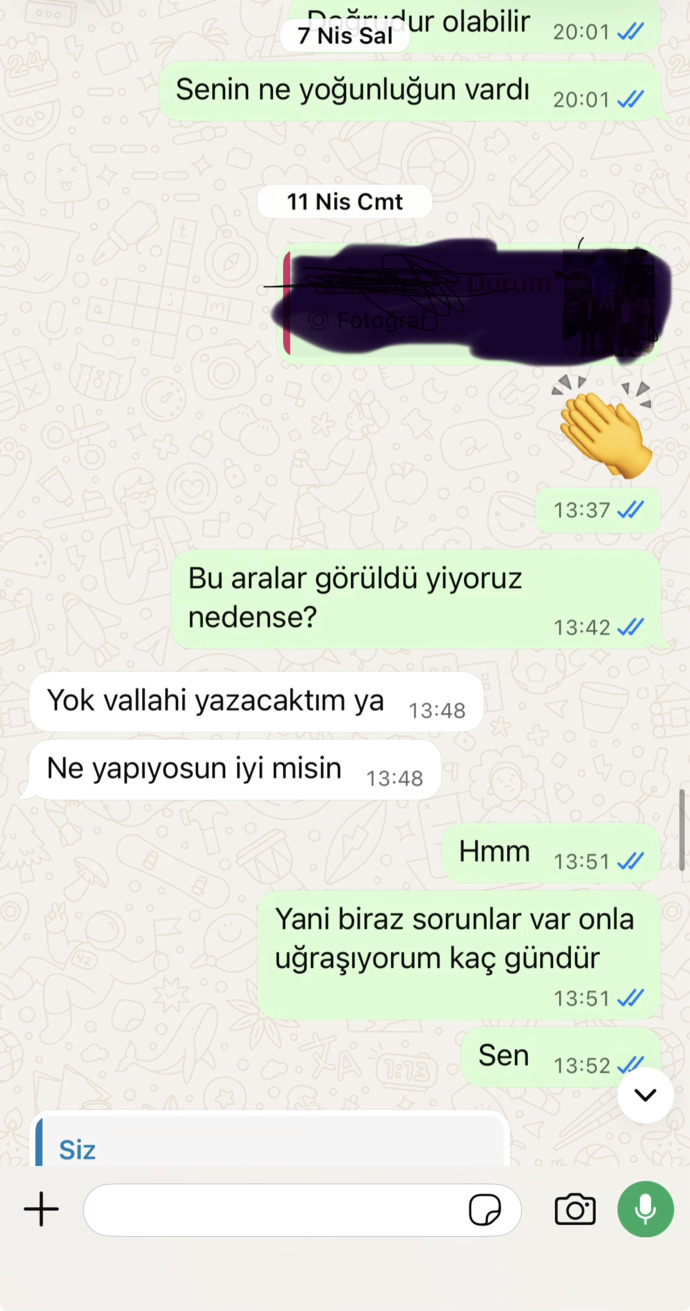 Bana bahaneler bulup ilgi göstermeyen, gitmeyen ama sahip de çıkmayan erkek beni gerçekten seviyor mu?