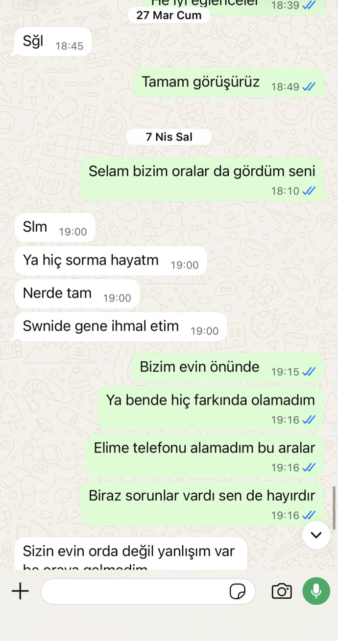 Bana bahaneler bulup ilgi göstermeyen, gitmeyen ama sahip de çıkmayan erkek beni gerçekten seviyor mu?