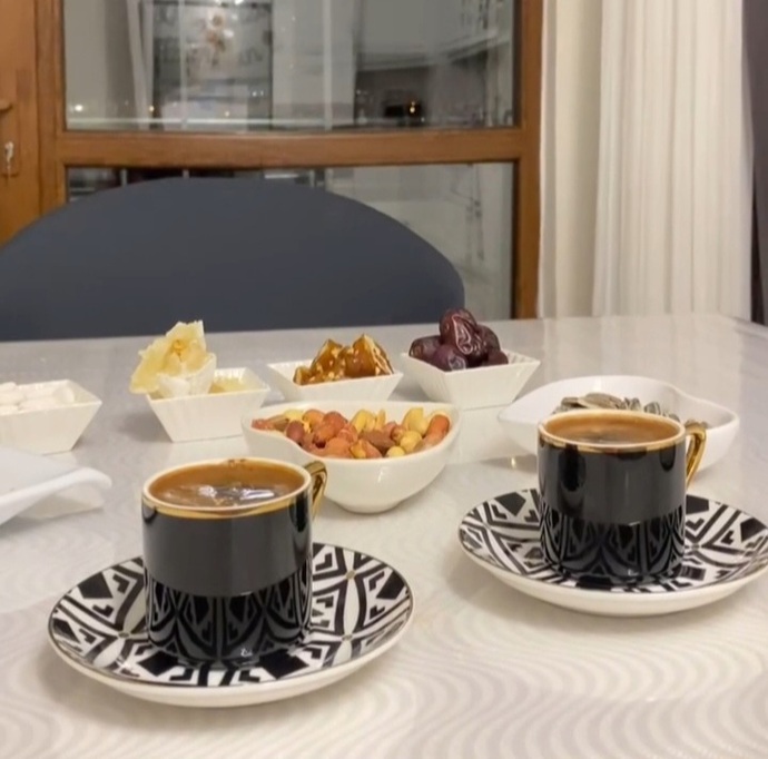 Şu an kiminle kahve içmek isterdiniz, sizce en keyifli kahve sohbeti kiminle olurdu?
