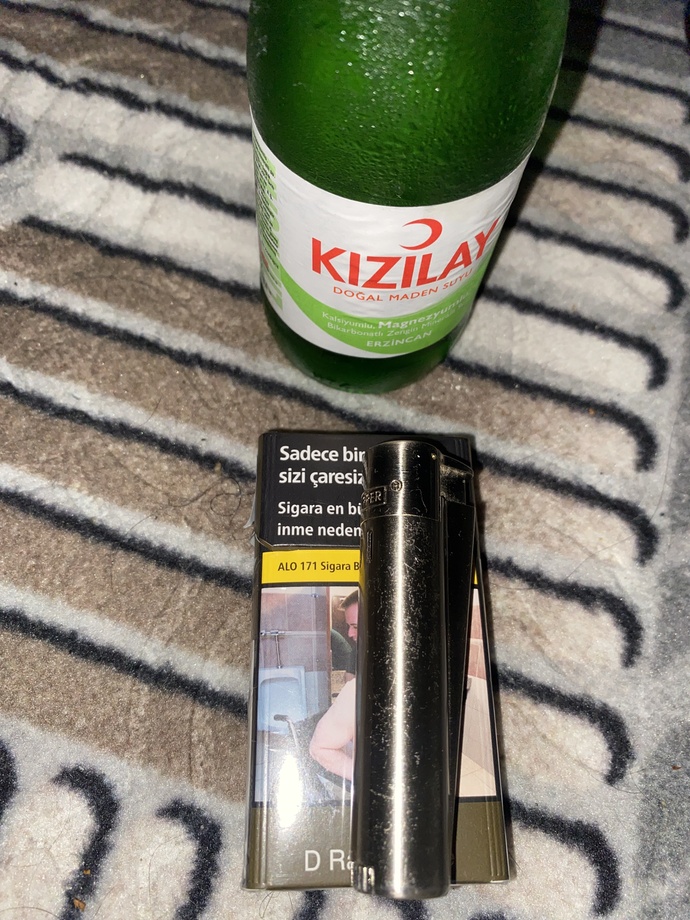 Yolda 5 lira bulsan alır mısın?