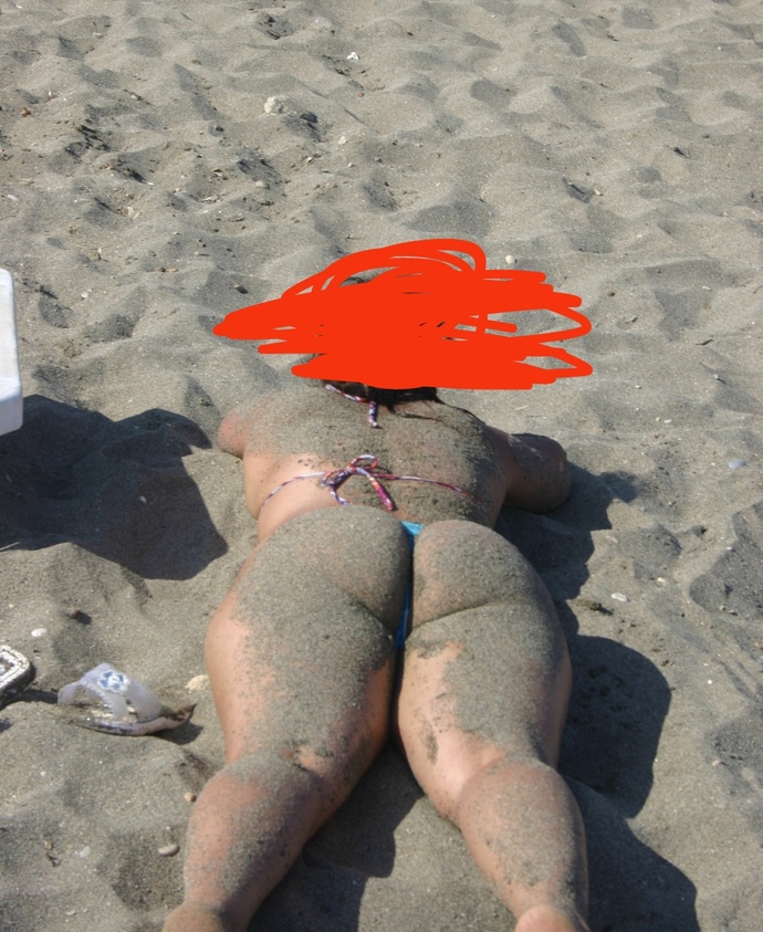 Güneşten yanmamak için vücuda kum sürmek gerçekten korur mu?