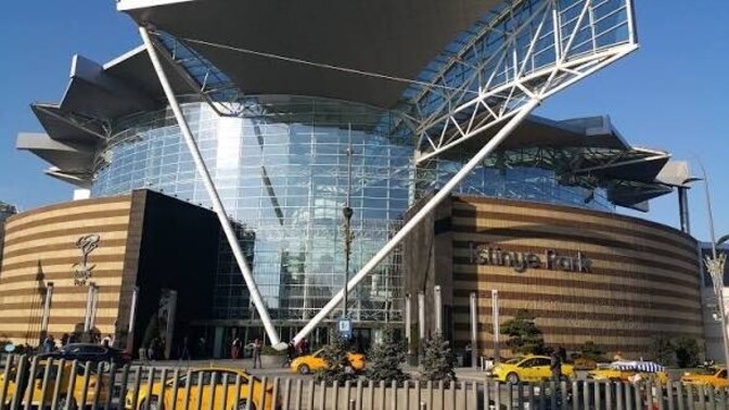 Şu an İstinyePark'tayım. Merak ettim; sizce burası gerçekten abartıldığı kadar güzel mi, yoksa gözünüzde sıradan bir AVM mi?