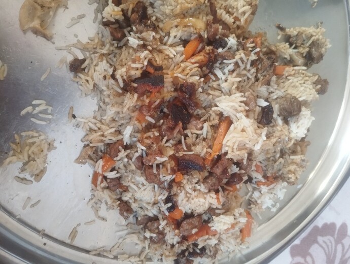 Özbek pilavı yaptım. Nasıl olmuş?