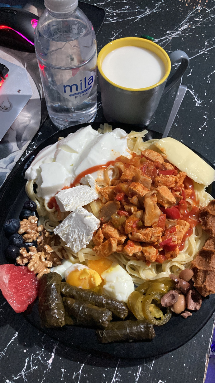 Kimler akşam yemeğime eşlik eder?