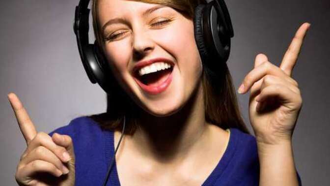 Modun düşük olduğunda müzik dinlemek sana iyi geliyor mu?