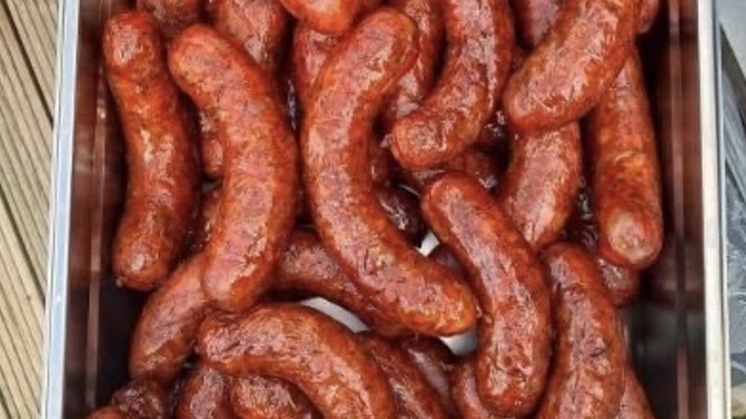 Kızarmış sosis sever misin?