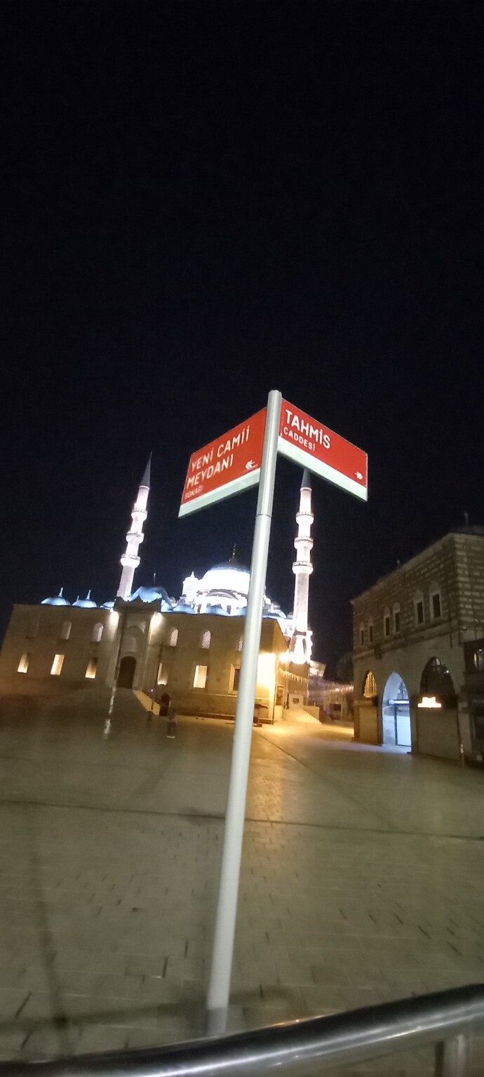 Tek başına gece Eyüp Sultan’dan Eminönü’ne yürümek tehlikeli mi, cesaret eder miydiniz?