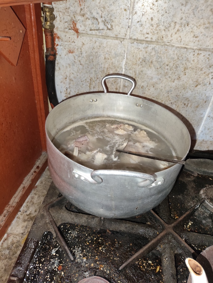 Sabahın köründe uyanıp evdekilere et haşladım yemek yapacam 🤭bu evde ne zaman kıymetim bilinecek acaba?🤭?